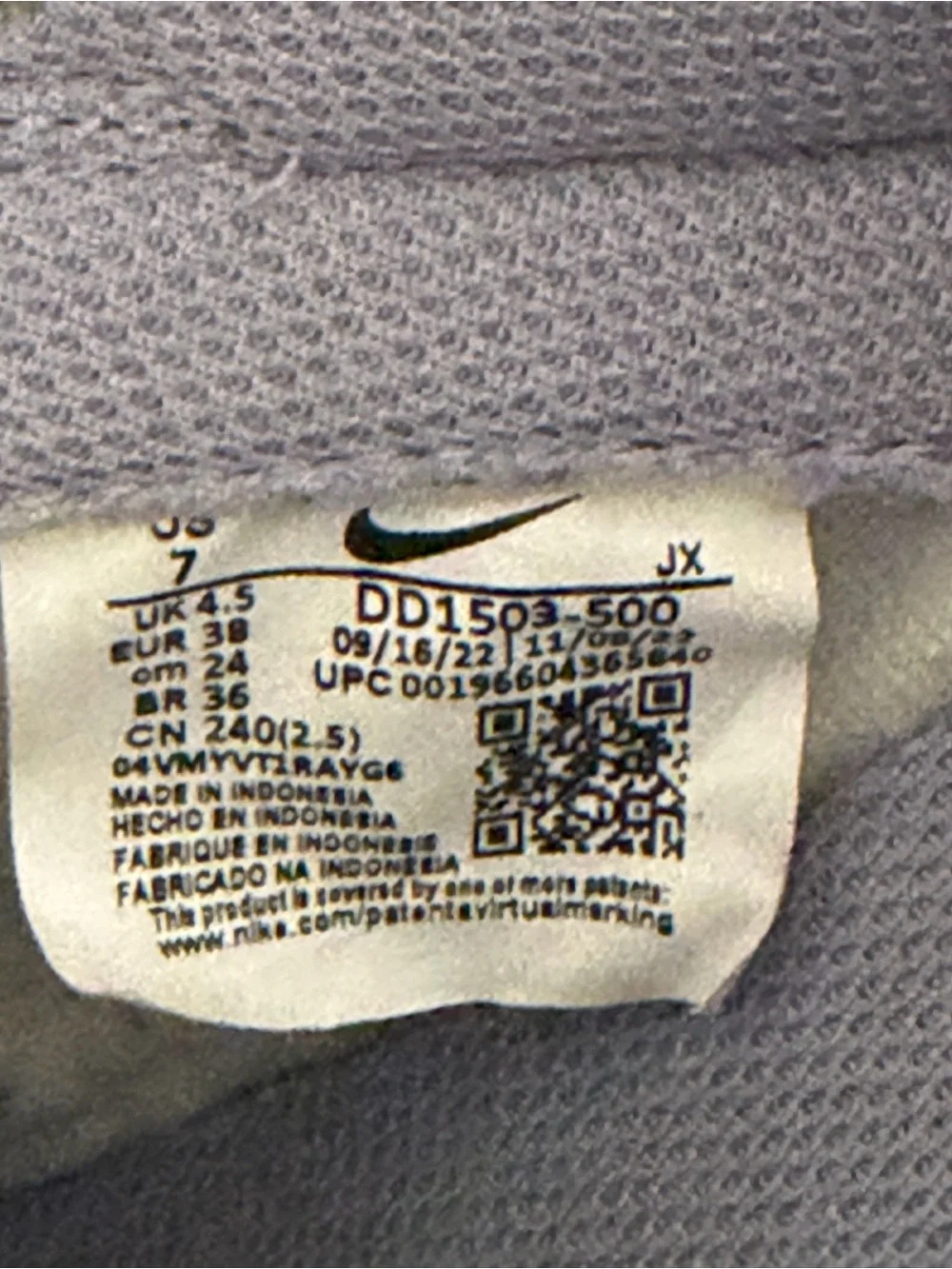 Nike SB Low-Top Sneakers in Gray, White & Pink